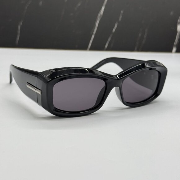NEW GV40044U 01A GIVENCHY WOMEN SUNGLASSES BLACK EYEWEAR GIVENCHY - Picture 1 of 12